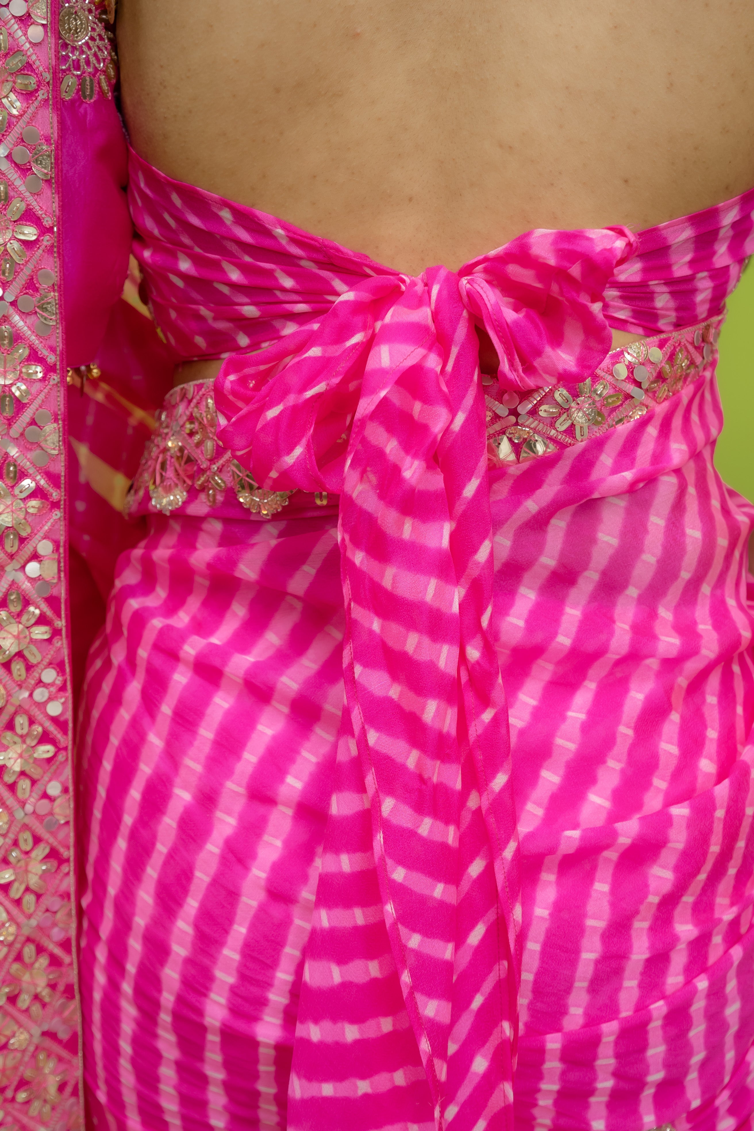 Gulabi Mothra - Saree w/d Blouse