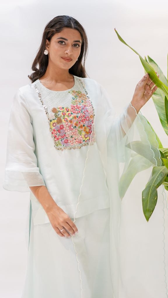 Kaliyarn Firozi Square Yoke Tassel W|d Plazzo And Dupatta