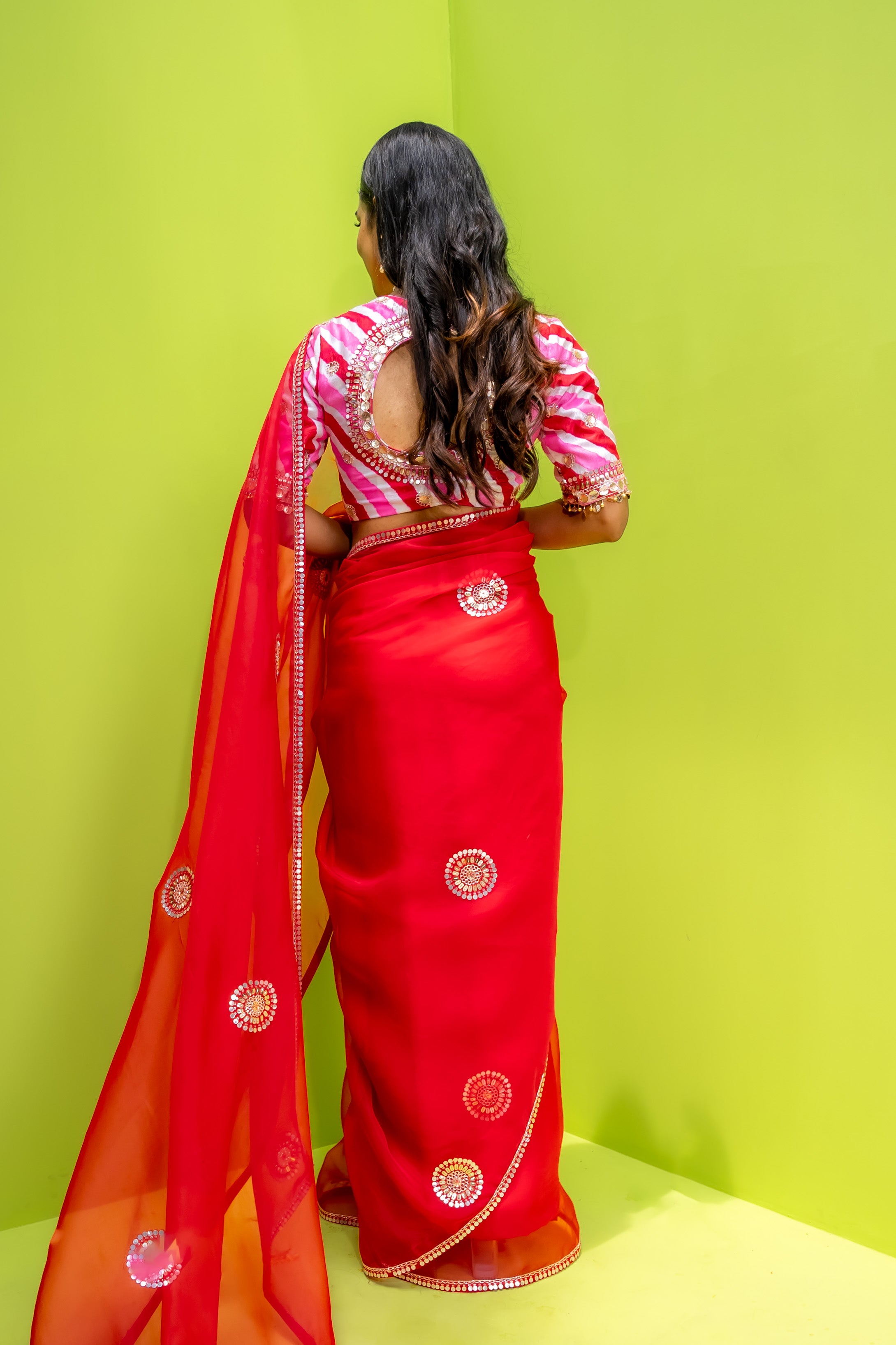 Gulal Leheriya Blouse With Laddoo - Saree