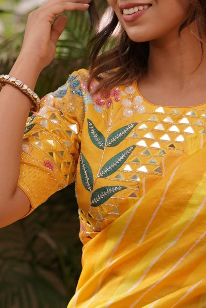 Flower Bunch Mirror - Saree