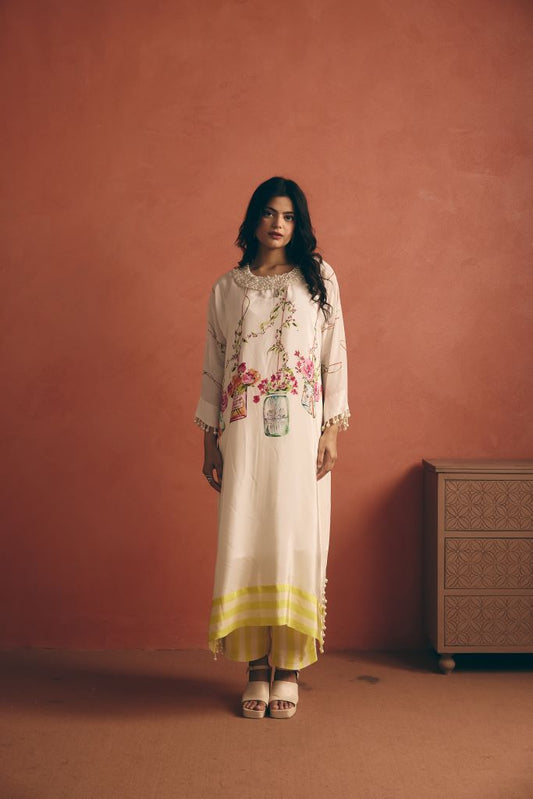 Jar Plant Pearl Chokker  Kaftan Kurta With Pant