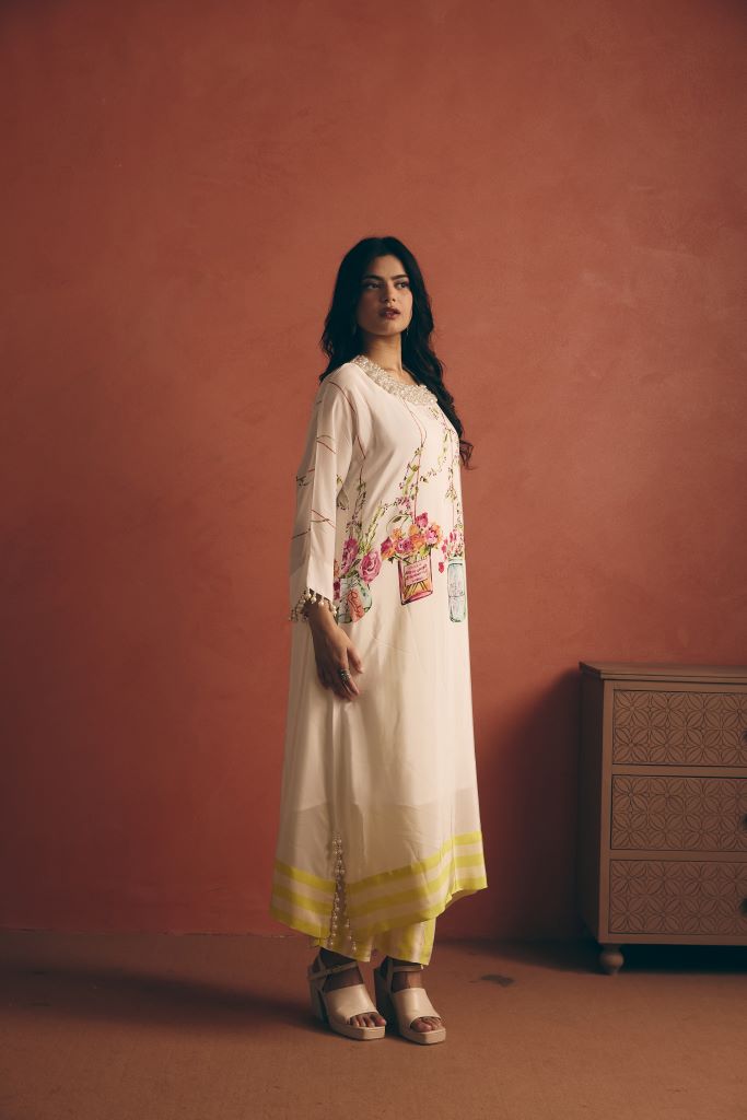 Jar Plant Pearl Chokker  Kaftan Kurta With Pant