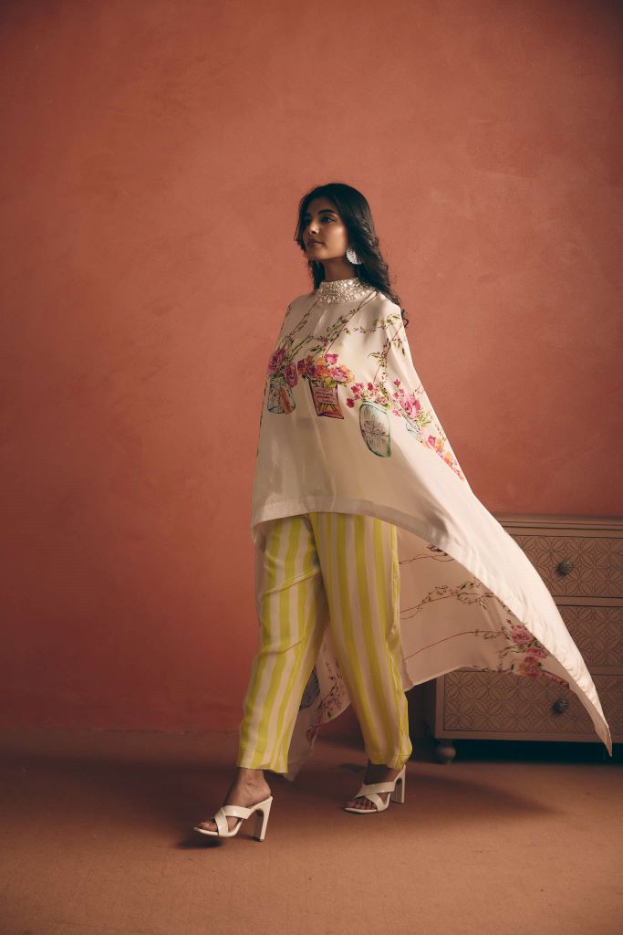 Jar Plant Pearl Chokker Cape With Bustier And Pant