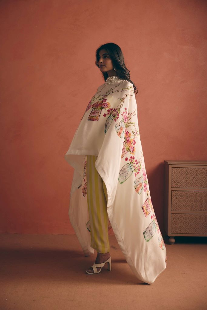 Jar Plant Pearl Chokker Cape With Bustier And Pant