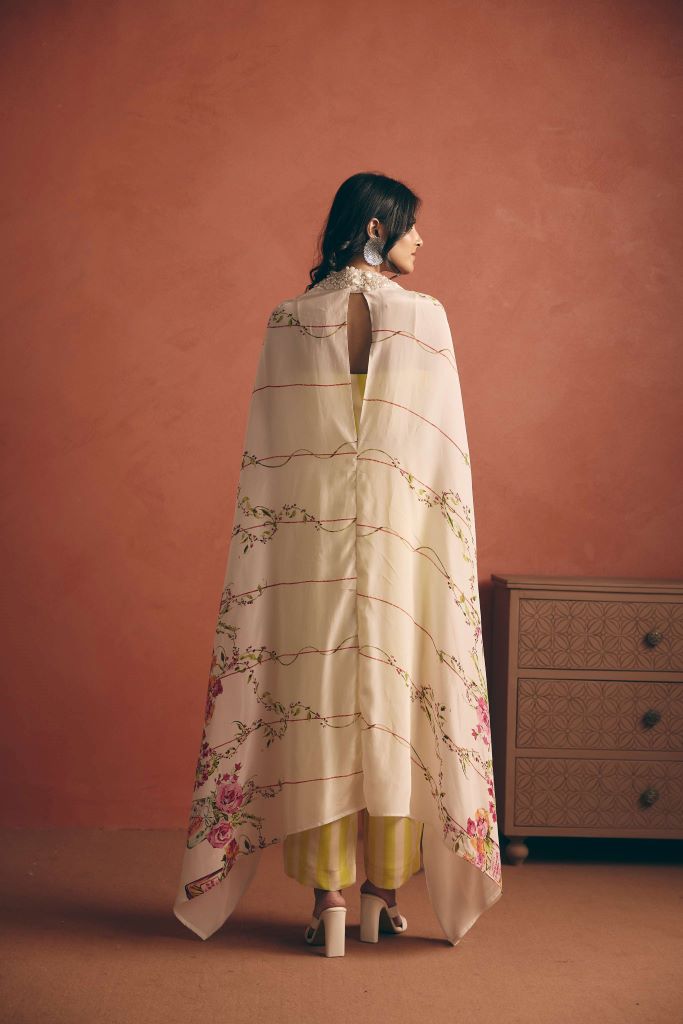 Jar Plant Pearl Chokker Cape With Bustier And Pant