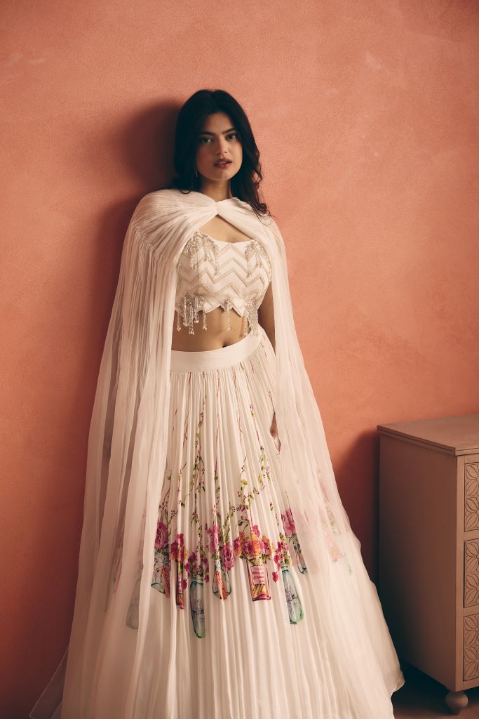 Jar Plant Speg With Gather Lehenga And Cape