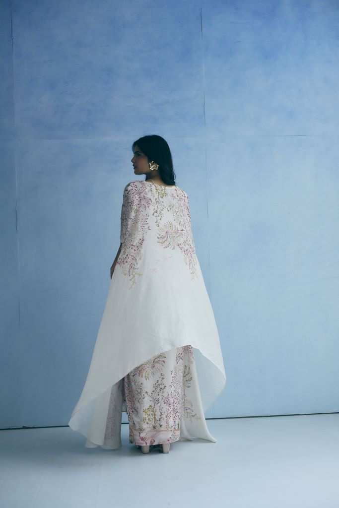 Autumn Wave Speg With Drape Skirt And Armhole Cut Cape